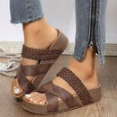 👡 50% DE DESCONTO AGORA! 🔥 Sandálias de cunha com tiras entrecruzadas para mulher – Confortáveis, elegantes e perfeitas para os dias de verão ☀️